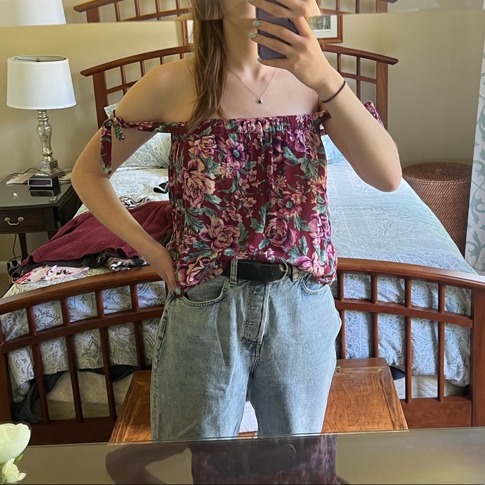 Maroon off the shoulder floral Hollister top